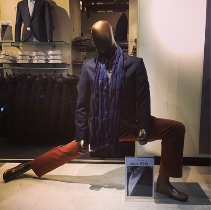 funny-mannequin-saucy-pose