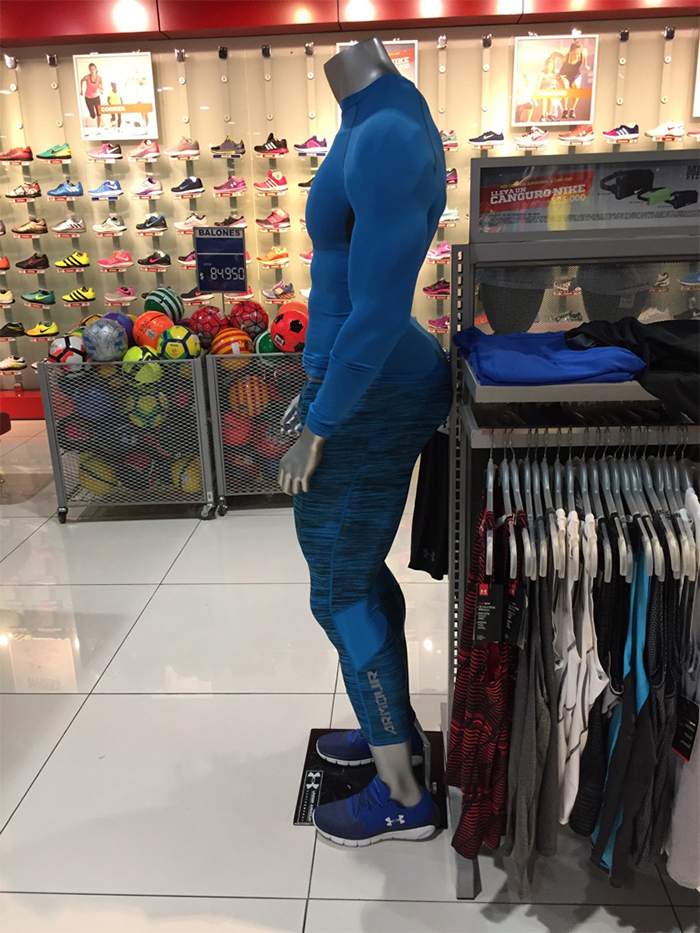 funny-mannequin-unrealistic-body-expectations-men