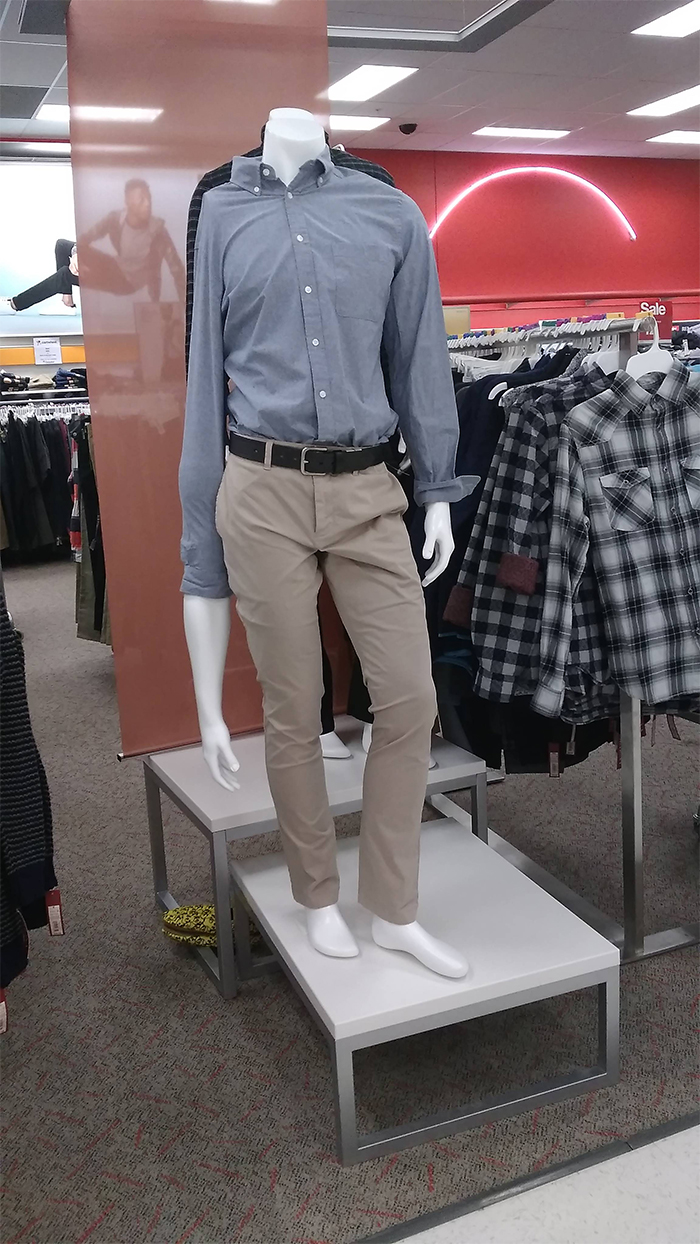 funny-mannequin-unrealistic-body-expectations